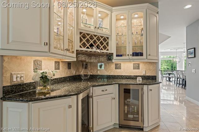 22878 Tree Top Court, South Lyon, MI 48178