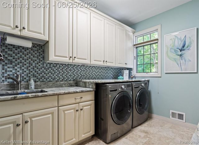 22878 Tree Top Court, South Lyon, MI 48178
