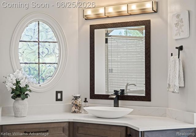 22878 Tree Top Court, South Lyon, MI 48178