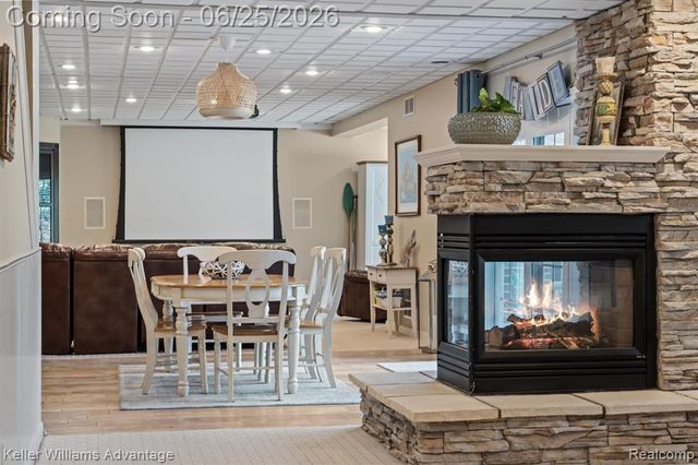 22878 Tree Top Court, South Lyon, MI 48178
