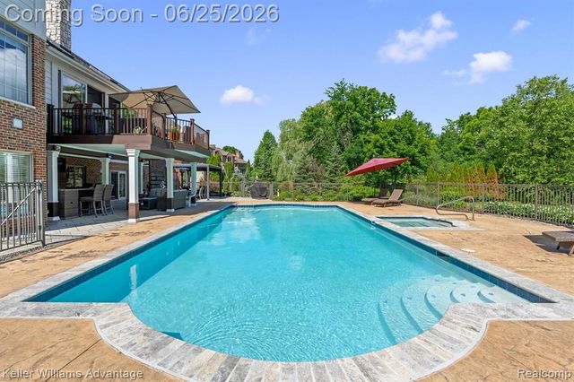 22878 Tree Top Court, South Lyon, MI 48178