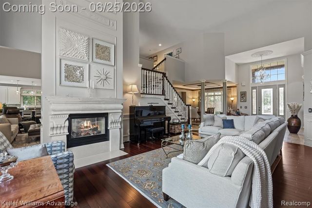 22878 Tree Top Court, South Lyon, MI 48178
