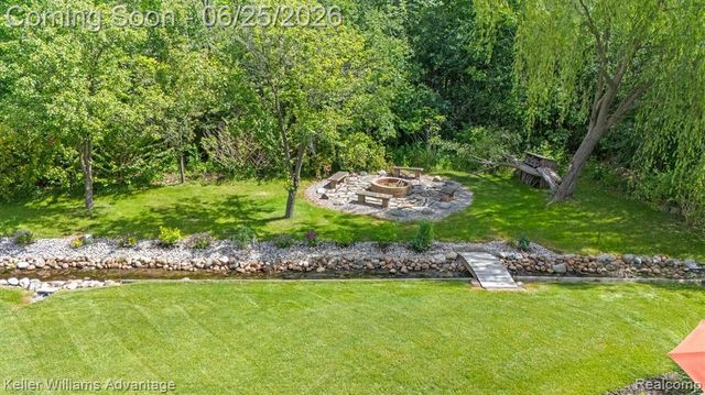 22878 Tree Top Court, South Lyon, MI 48178