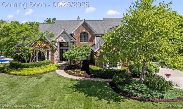 22878 Tree Top Court, South Lyon, MI 48178