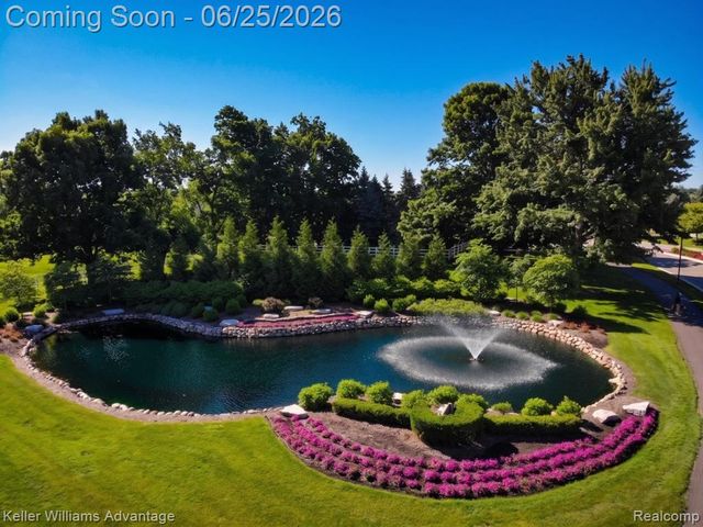 22878 Tree Top Court, South Lyon, MI 48178
