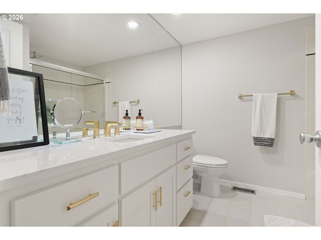 1826 Nw MILLER Rd, Portland, OR 97229