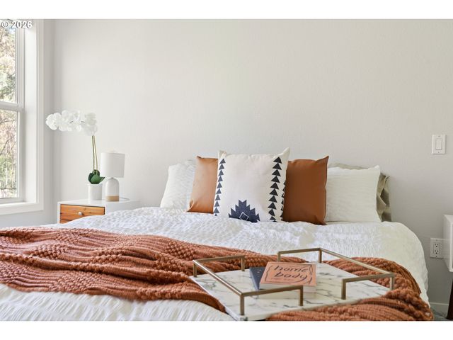 1826 Nw MILLER Rd, Portland, OR 97229