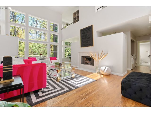 1826 Nw MILLER Rd, Portland, OR 97229