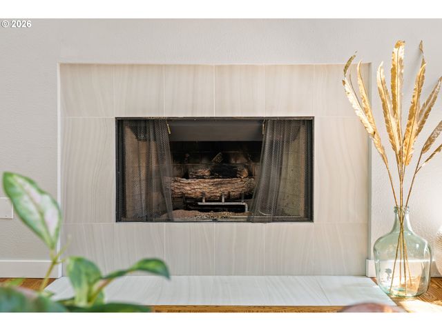 1826 Nw MILLER Rd, Portland, OR 97229