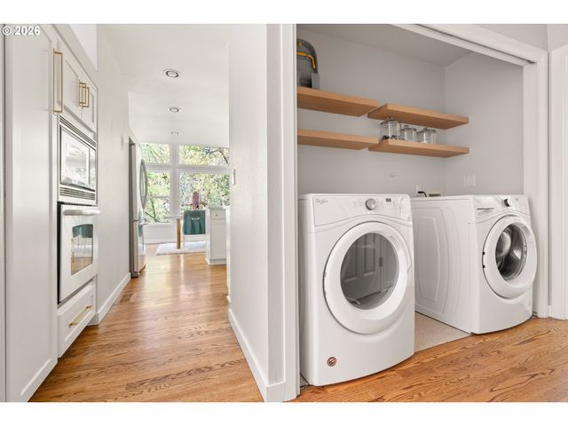 1826 Nw MILLER Rd, Portland, OR 97229