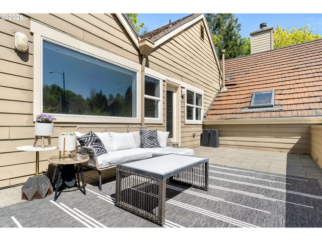 1826 Nw MILLER Rd, Portland, OR 97229