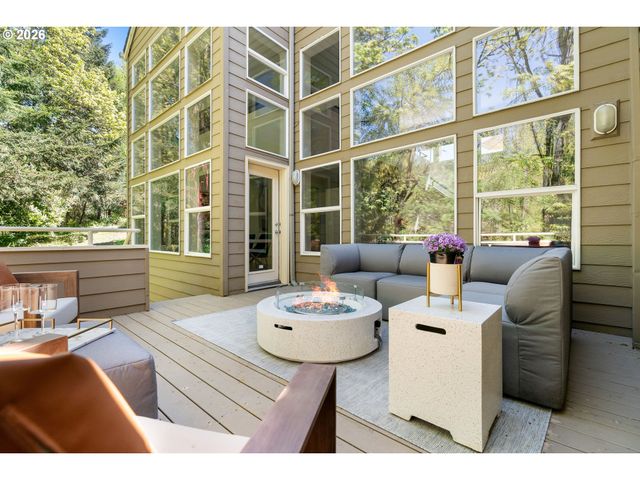 1826 Nw MILLER Rd, Portland, OR 97229