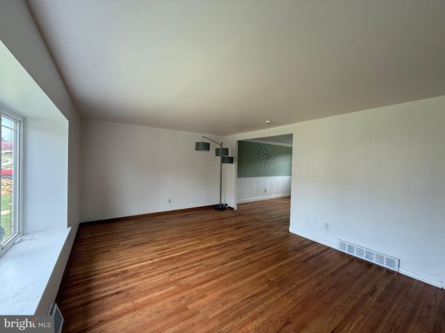 3404 PARKVIEW DR, Bensalem, PA 19020