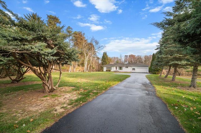 6786 River Road, Flushing, MI 48433