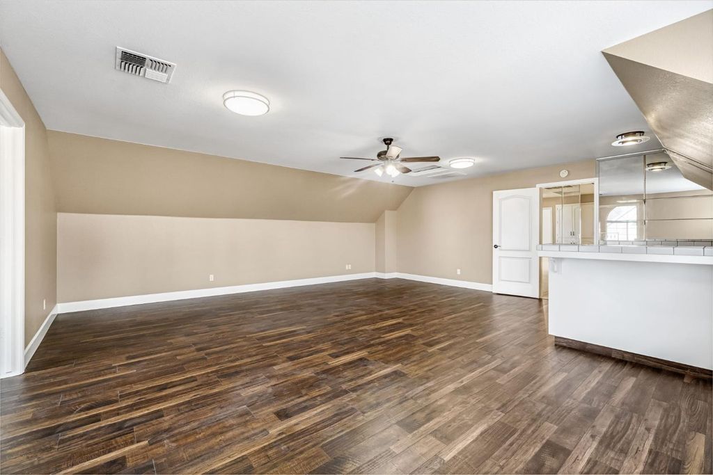 Image 31 of property listing at 2034 Wrenwood Avenue, Clovis, CA 93611