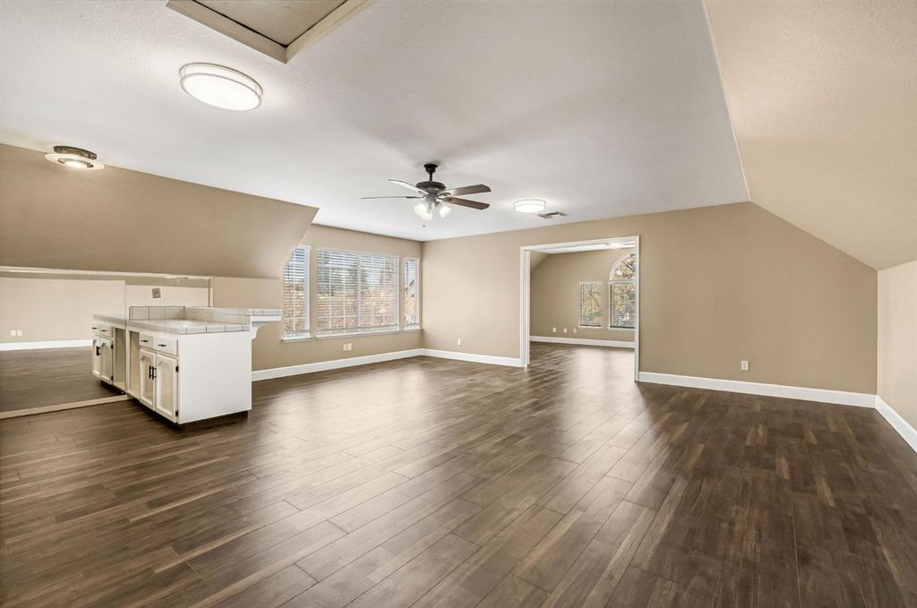 Image 33 of property listing at 2034 Wrenwood Avenue, Clovis, CA 93611