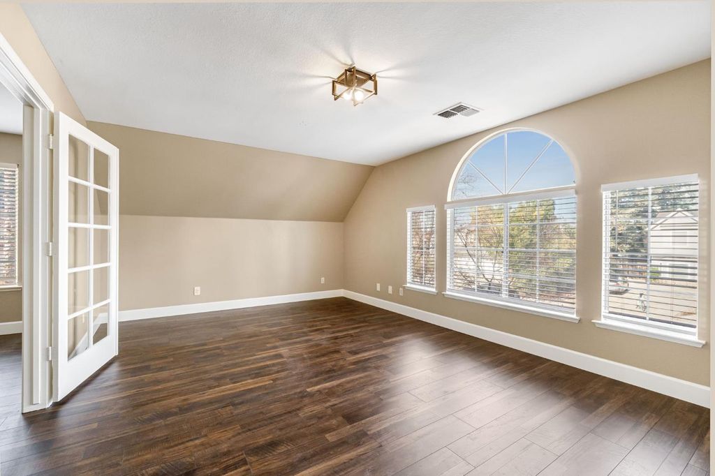 Image 35 of property listing at 2034 Wrenwood Avenue, Clovis, CA 93611