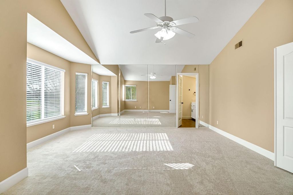 Image 44 of property listing at 2034 Wrenwood Avenue, Clovis, CA 93611