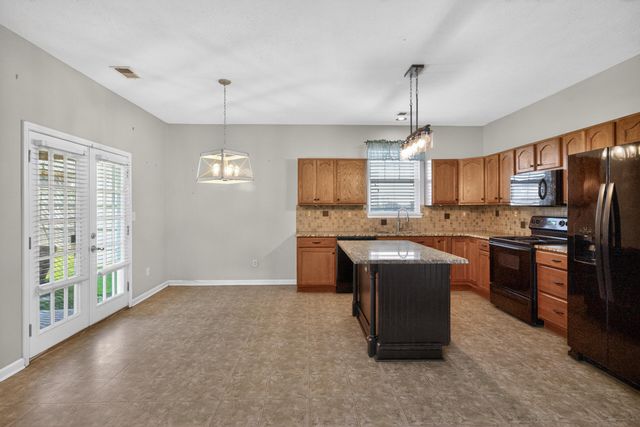 3012 Briar Creek Drive, Lawrenceburg, KY 40342