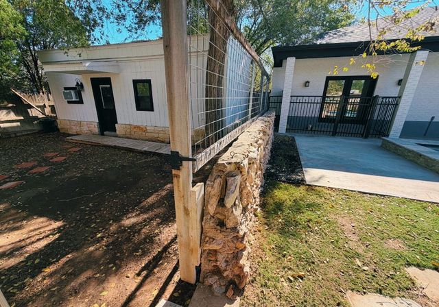 910 W Louisiana Ave, Midland, TX 79701