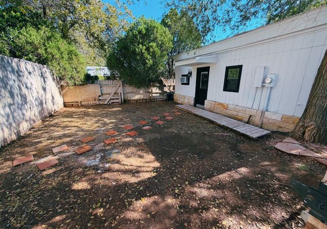 910 W Louisiana Ave, Midland, TX 79701