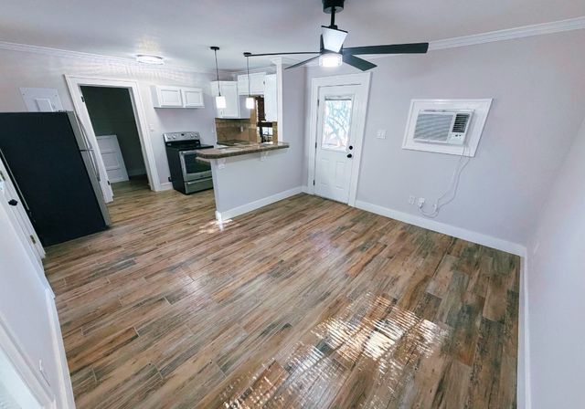 910 W Louisiana Ave, Midland, TX 79701