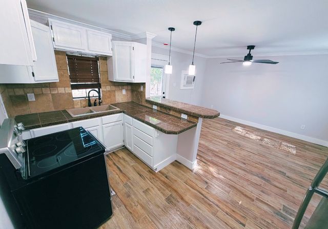 910 W Louisiana Ave, Midland, TX 79701