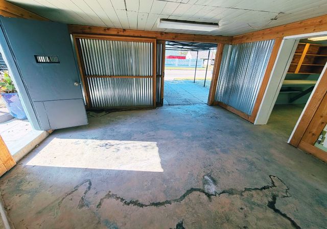 910 W Louisiana Ave, Midland, TX 79701