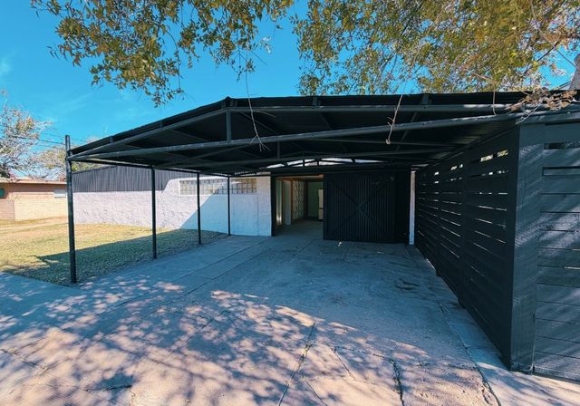 910 W Louisiana Ave, Midland, TX 79701