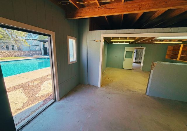 910 W Louisiana Ave, Midland, TX 79701