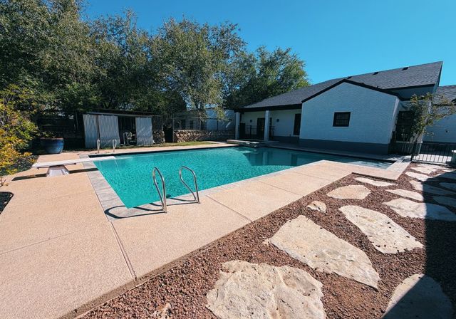 910 W Louisiana Ave, Midland, TX 79701