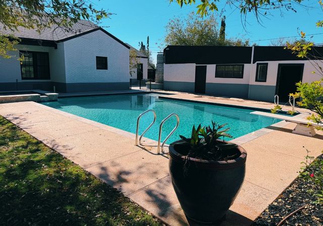 910 W Louisiana Ave, Midland, TX 79701