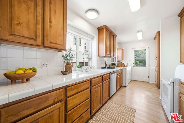 3815 Lyceum Avenue, Los Angeles, CA 90066