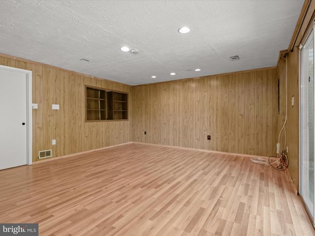 23 IVY OAK CT, Gaithersburg, MD 20877