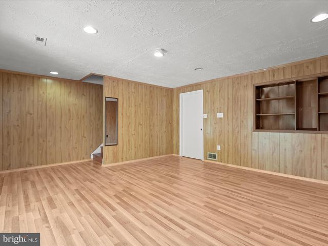 23 IVY OAK CT, Gaithersburg, MD 20877