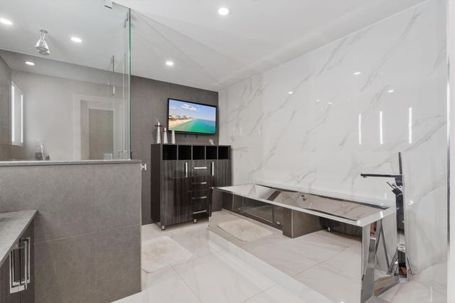 3100 S Ocean Boulevard 105n, Palm Beach, FL 33480