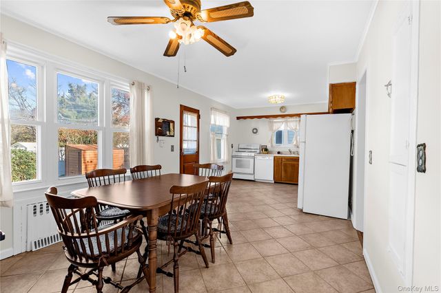 27 Simon Street, Babylon, NY 11702