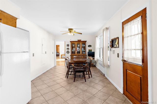 27 Simon Street, Babylon, NY 11702