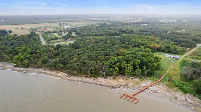 8407 Southern Shore Court, Kemp, TX 75143