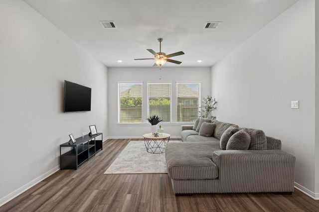 1342 Lakeside Creek Road, Magnolia, TX 77354