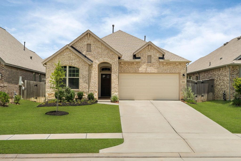 1342 Lakeside Creek Road, Magnolia, TX 77354