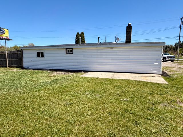 3261 Whitehall Road, Dalton Twp, MI 49445