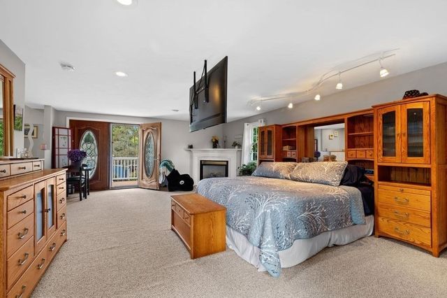 55 Bay Farm Drive, Plymouth, MA 02360