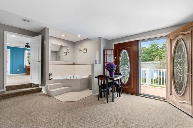 55 Bay Farm Drive, Plymouth, MA 02360