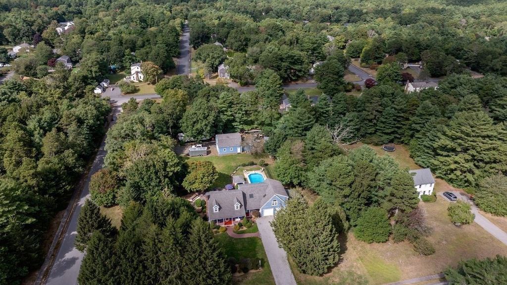 55 Bay Farm Drive, Plymouth, MA 02360