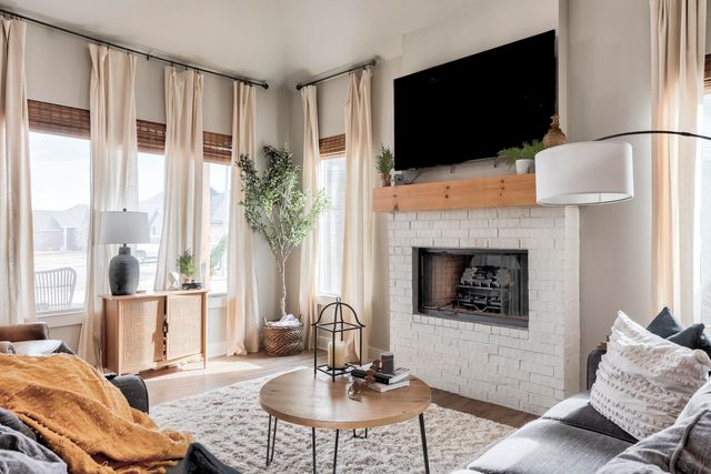 823 N 6th Circle, Wolfforth, TX 79382