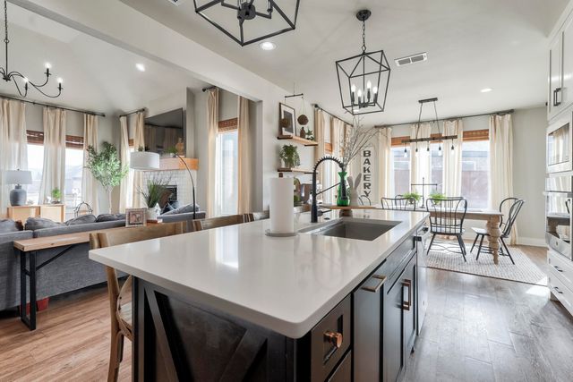 823 N 6th Circle, Wolfforth, TX 79382