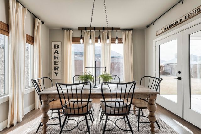 823 N 6th Circle, Wolfforth, TX 79382