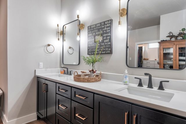 823 N 6th Circle, Wolfforth, TX 79382