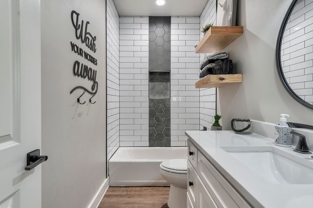 823 N 6th Circle, Wolfforth, TX 79382